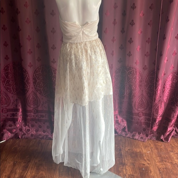 Ethereal White and Gold Sparkle Strapless Evening Gown Size 5/6 - Picture 5 of 9